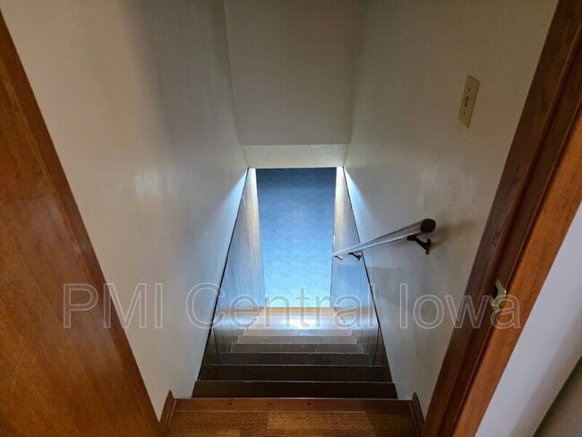 Building Photo - 5310 Brookview Dr