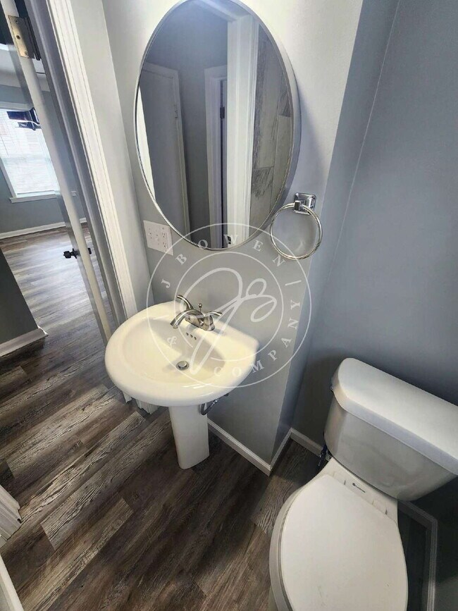 Building Photo - Spacious & Updated 3-Bedroom Home in East Toledo – Birmingham Neighborhood