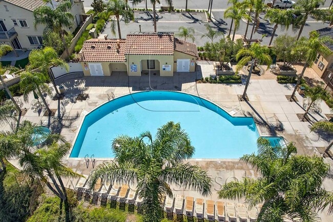 Building Photo - Charming 3 Bed/2 Bath Home In A Desirable ...