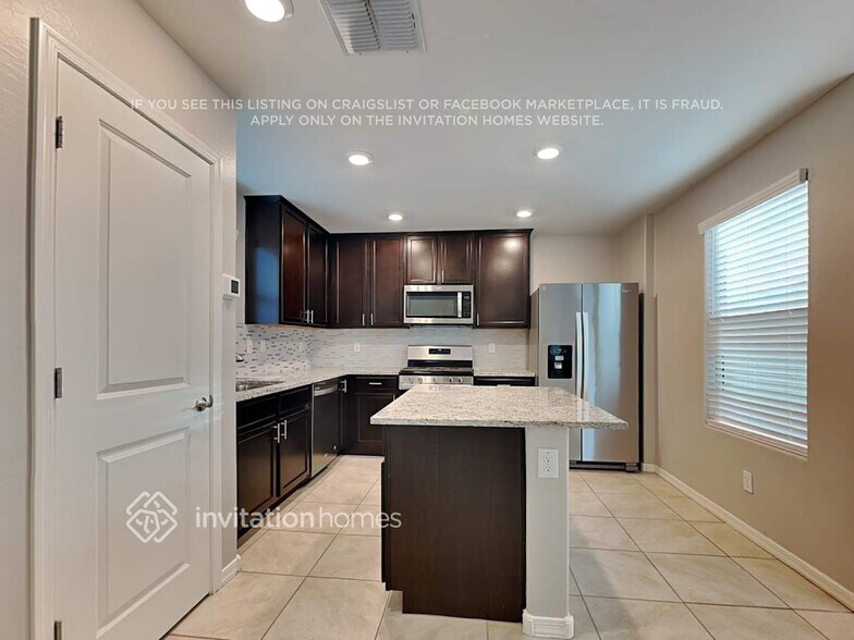 Building Photo - 8019 W Agora Ln