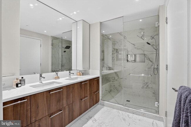 Building Photo - 1650 Silver Hill Dr