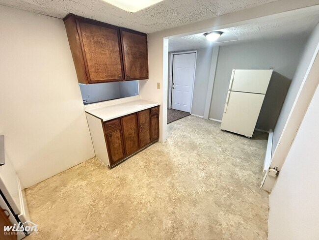 Building Photo - 6602 W Lincoln Ave