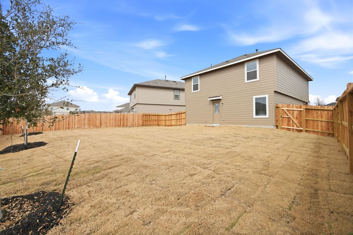 Building Photo - 5106 Blind Shot