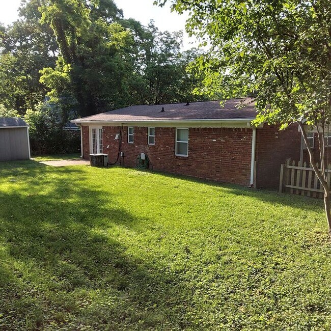 Building Photo - Holiday Gardens Subdivision