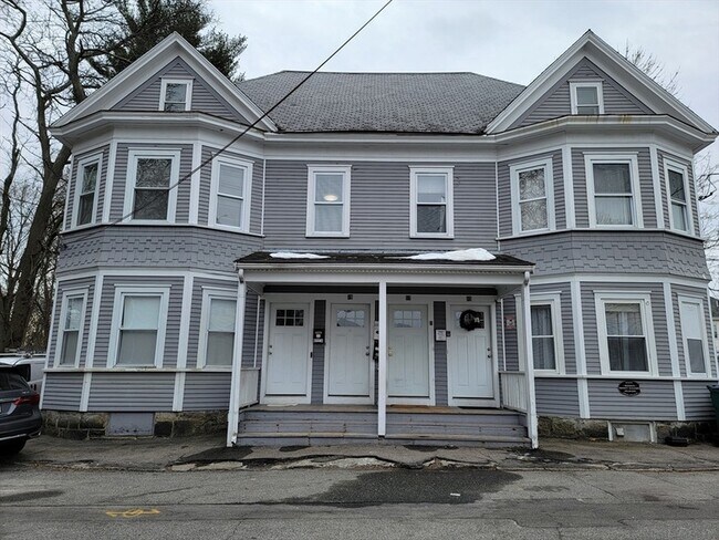 Building Photo - 15 Hampton Ave