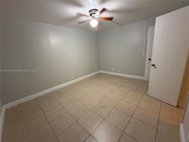 Building Photo - 2129 Davie Blvd