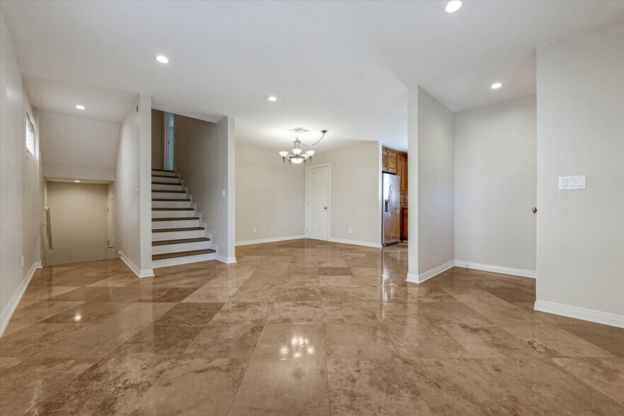 Building Photo - 3424 Bellevue Ave