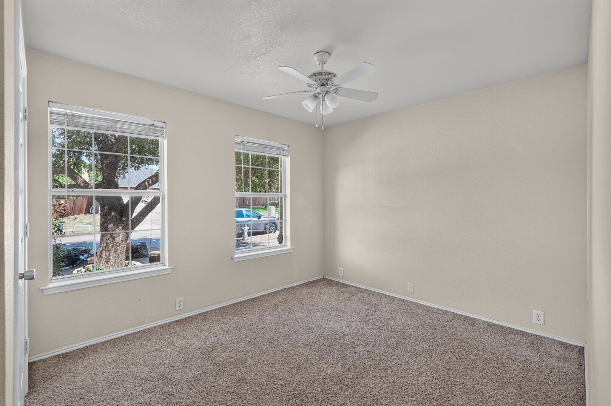 Building Photo - 1325 Periwinkle Dr
