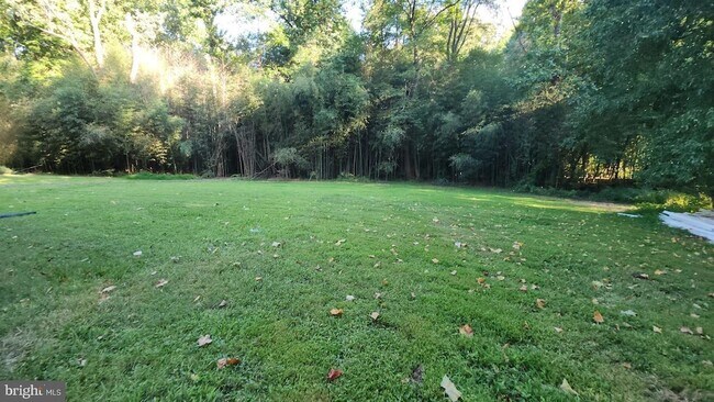 Building Photo - 12411 Thompson Rd