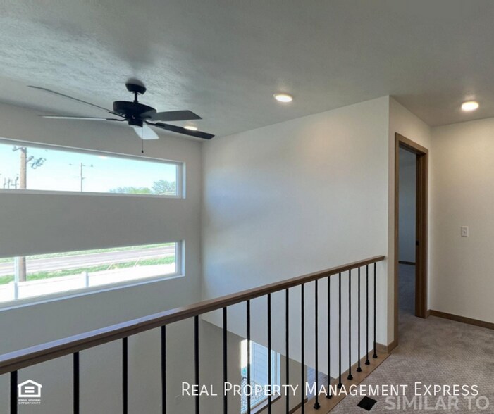 Building Photo - Awesome Layout with Yard Maintenance Inclu...