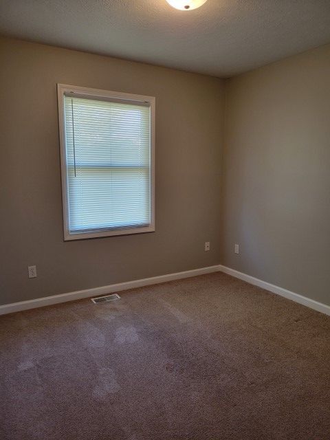 Building Photo - 1915 N Blackfoot Dr