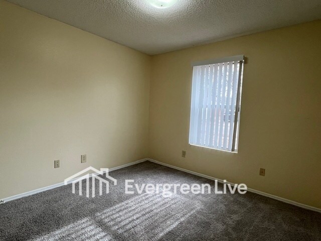 Building Photo - 106 Ayana Ct