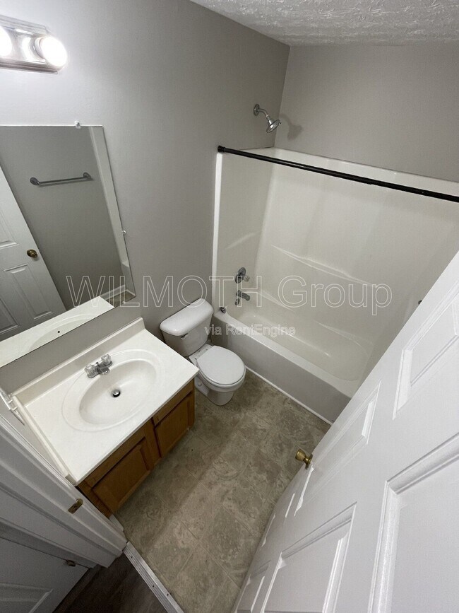 Building Photo - 7756 Mountain Stream Way