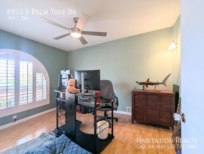Building Photo - 8933 E Palm Tree Dr