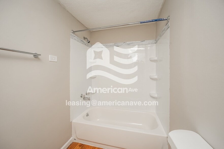 Building Photo - 991 Bryce Ave