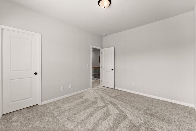 Building Photo - 4656 Silver Oak Dr SW