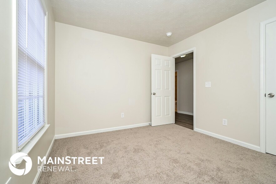 Building Photo - 25 Willow Tree Terrace