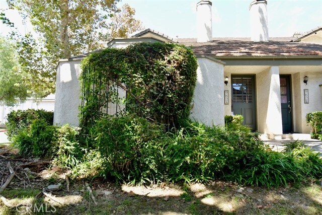 Building Photo - 962 W Arrow Hwy