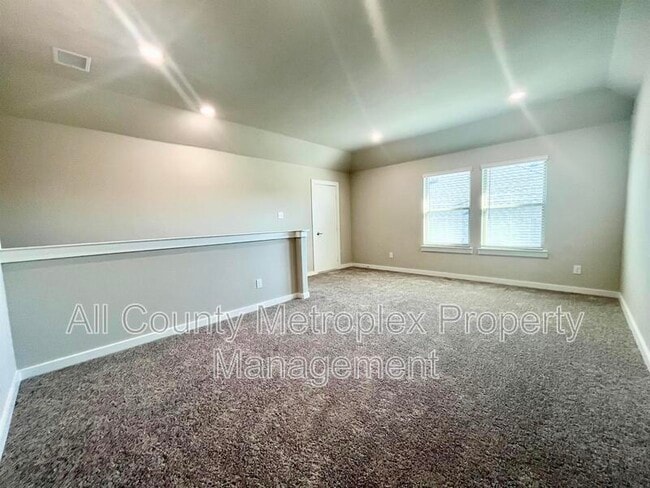 Building Photo - 1904 Edgewater St