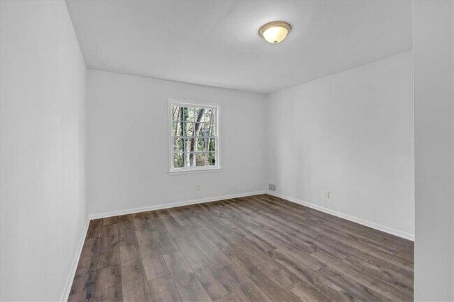 Building Photo - 2080 Bluffton Way