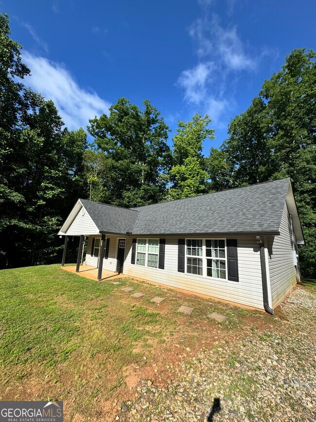 Building Photo - 451 Pony Lake Rd