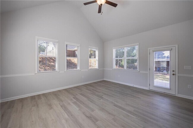 Building Photo - 853 Crossroads Ct