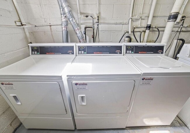 Building Photo - 7700 Arehart Dr