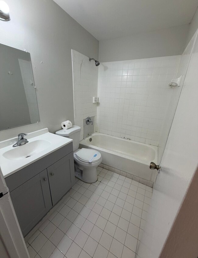 Building Photo - 95 NE 41st St