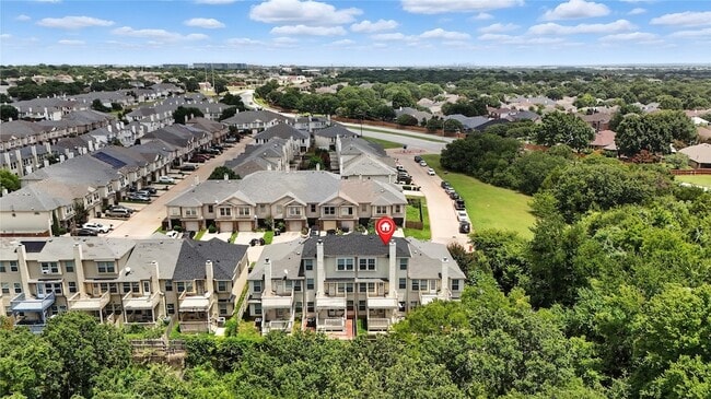 Building Photo - 3905 Vista Mar Dr