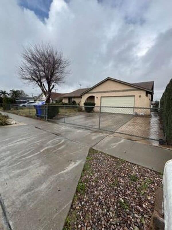 Building Photo - 17424 Seville Ct
