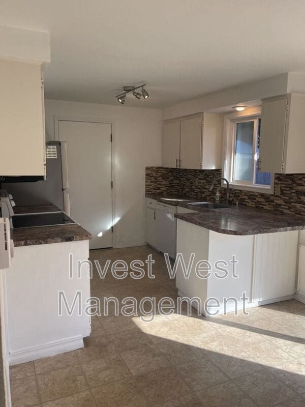 Building Photo - 2313 NE 156th Ave