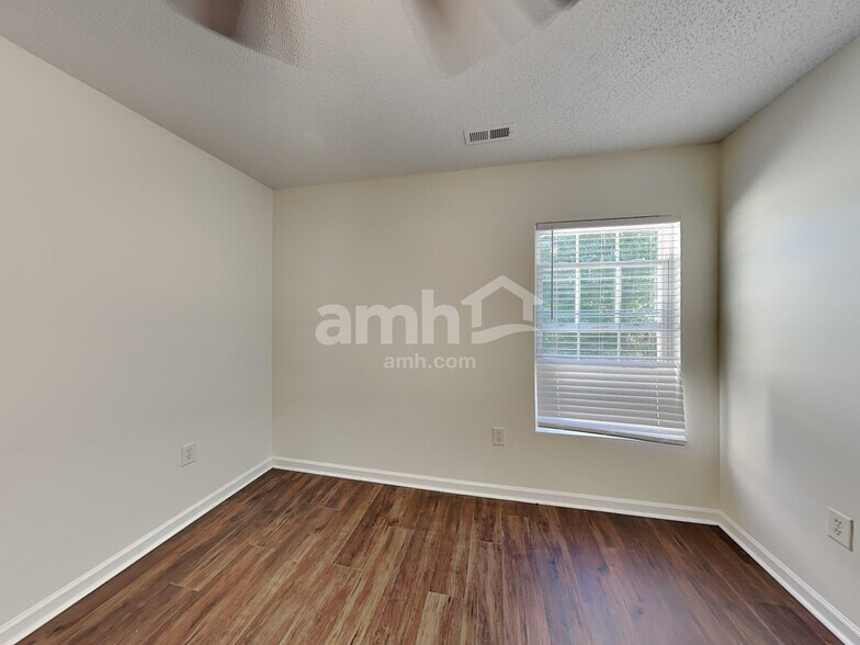 Building Photo - 4426 Red Hook Rd