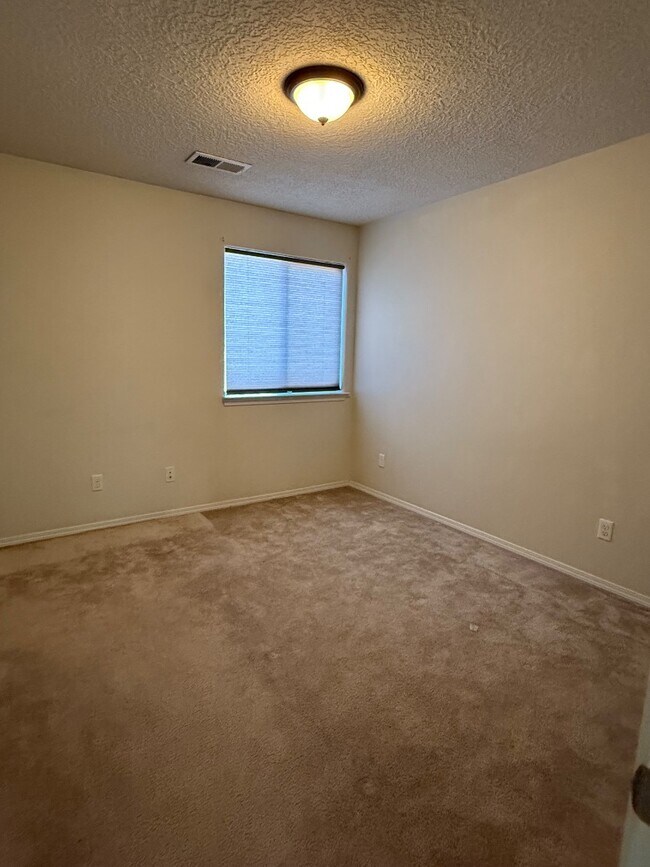 Building Photo - 12023 Pocono Rd SE