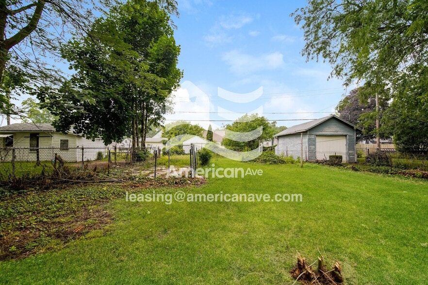 Building Photo - 1305 N Meade St