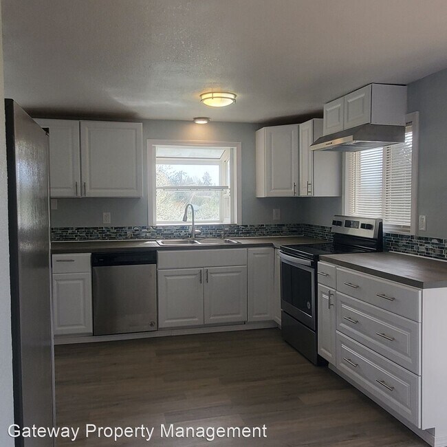 Primary Photo - 2 br, 1 bath House - 580 SE Arcadia Road