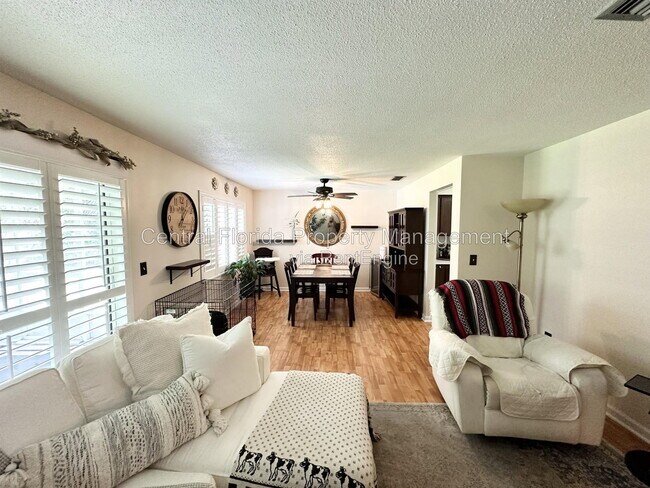 Building Photo - 3137 Thistlehill Dr