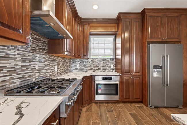 Building Photo - 2410 Engeling Rd