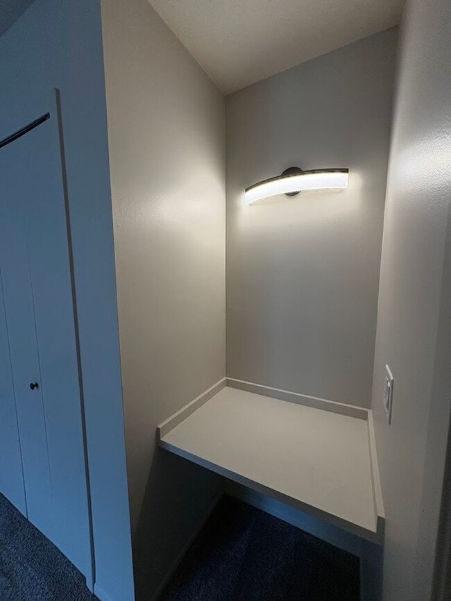 Building Photo - Two bedroom one bathroom duplex for rent