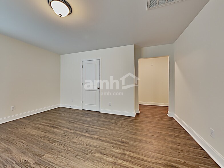 Building Photo - 24 Crabapple Cir