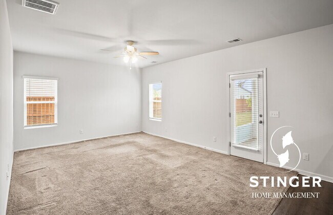 Building Photo - 38 Chestnut St