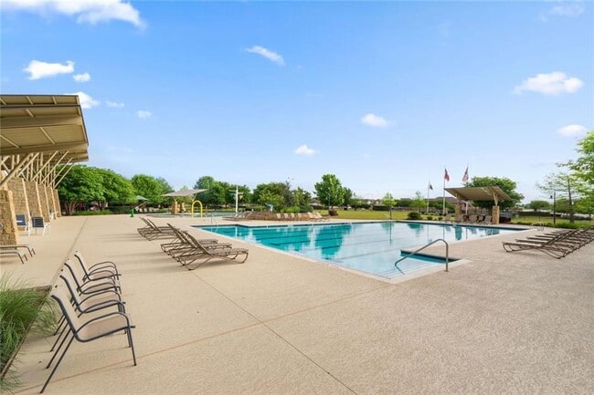 Building Photo - 215 Friendship Oak Dr