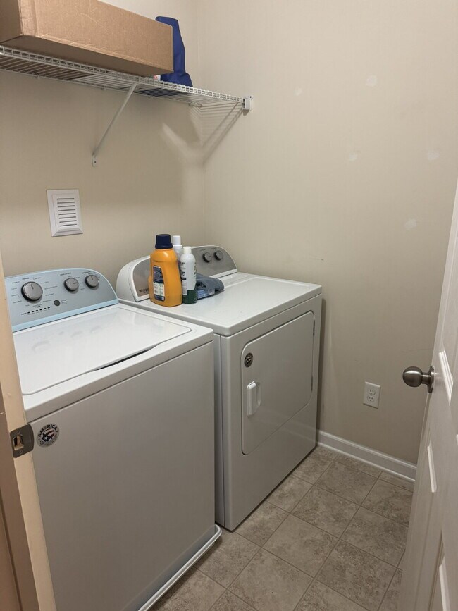 Building Photo - Spring Move in Special:  2nd month rent is FREE if you sign a lease before the end of July.