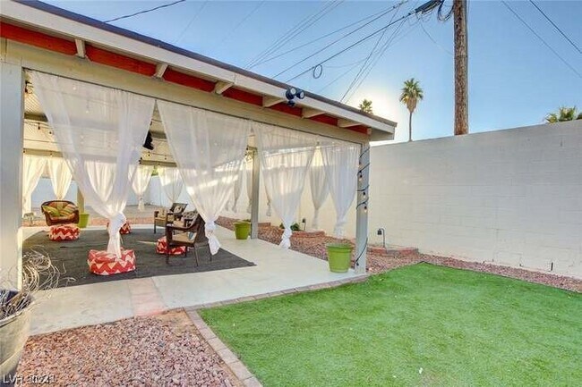 Building Photo - 4044 Pepe Cir
