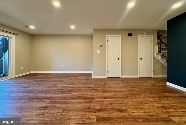 Building Photo - 3885 Steppes Ct