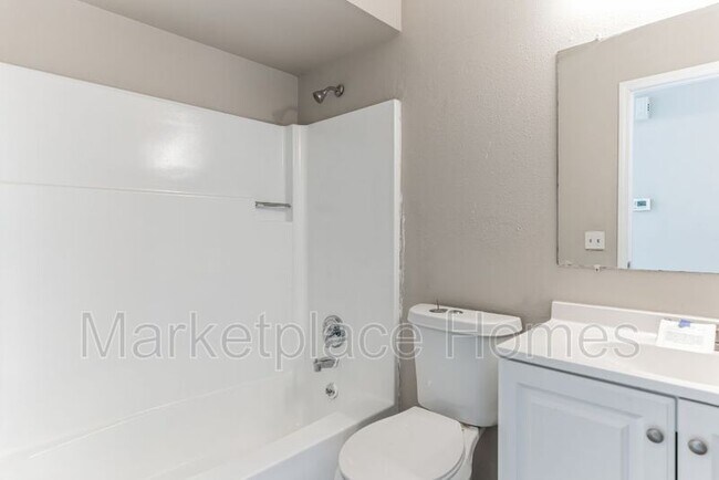Building Photo - 14537 Greencastle Dr