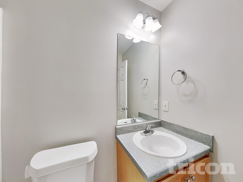 Building Photo - 4864 Sierra Way