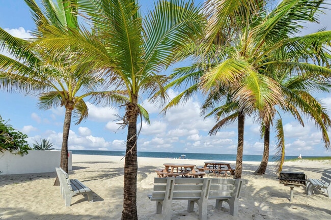 Building Photo - 7 Sunset Ln