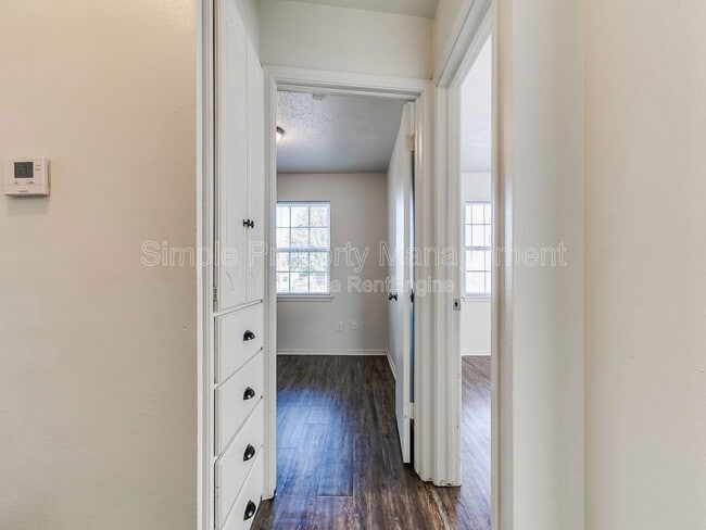 Building Photo - 9524 McIntosh Ave