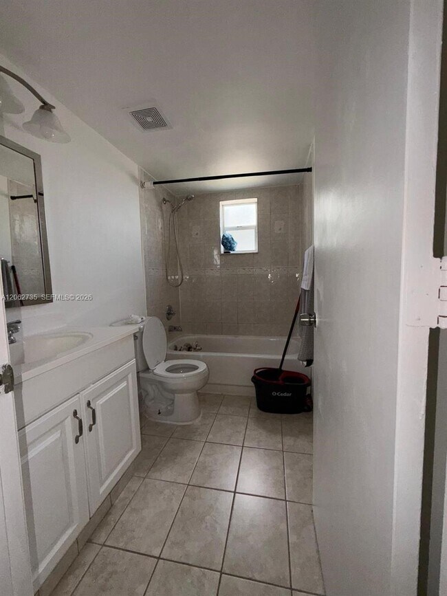 Building Photo - 12193 Royal Palm Blvd