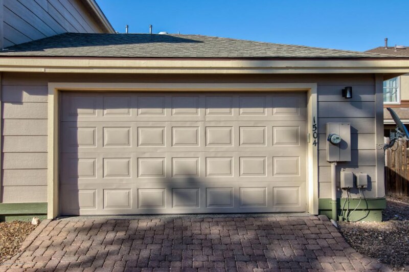 Building Photo - 1504 E Helen Way